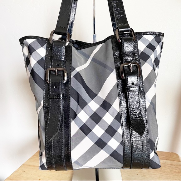 Burberry Victoria Beat Check Nova Tote Bag - Picture 7 of 16
